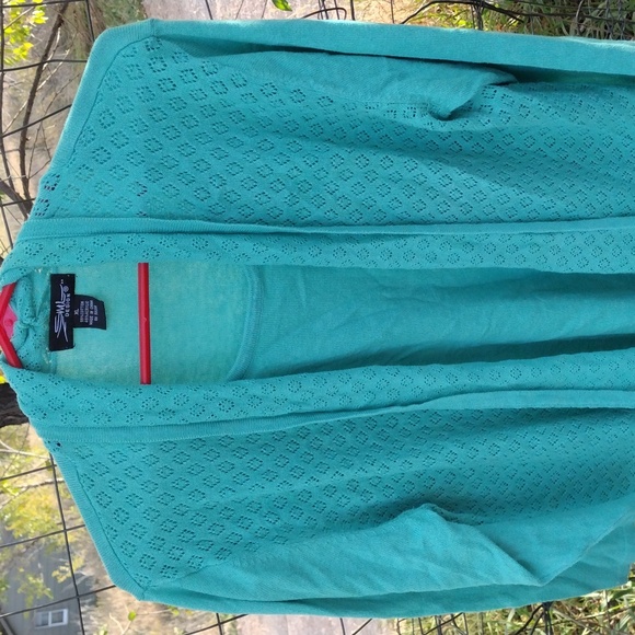 Sweater - Picture 3 of 7